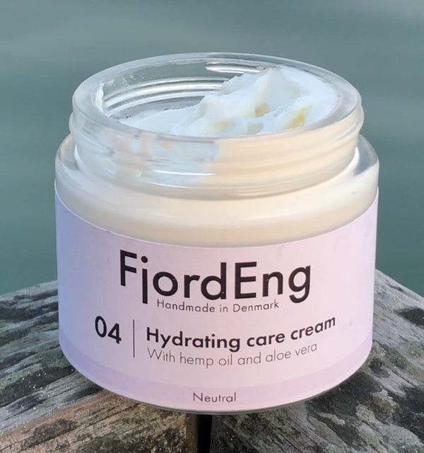 04 / Hydrating Care Cream